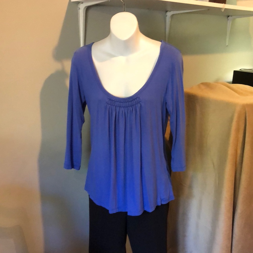 Lilla*P medium periwinkle top